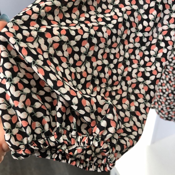 Max Studio Floral Blouse - Picture 5 of 5
